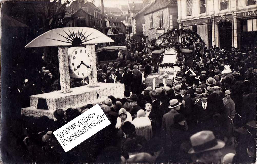 BESANÇON - Rue des Chaprais - Fête de la Commune libre des Chaprais